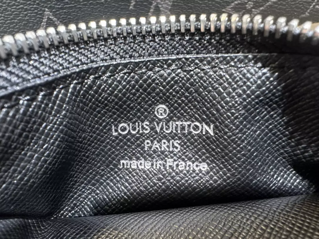 Gaston Wearable Wallet Monogram Eclipse Reverse