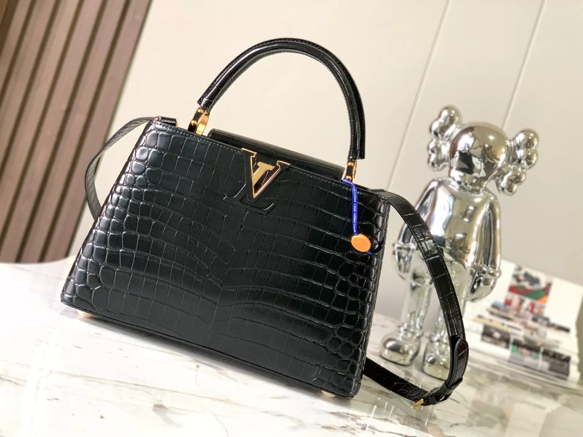 LV Capucines MM Crocodilien Mat in Black