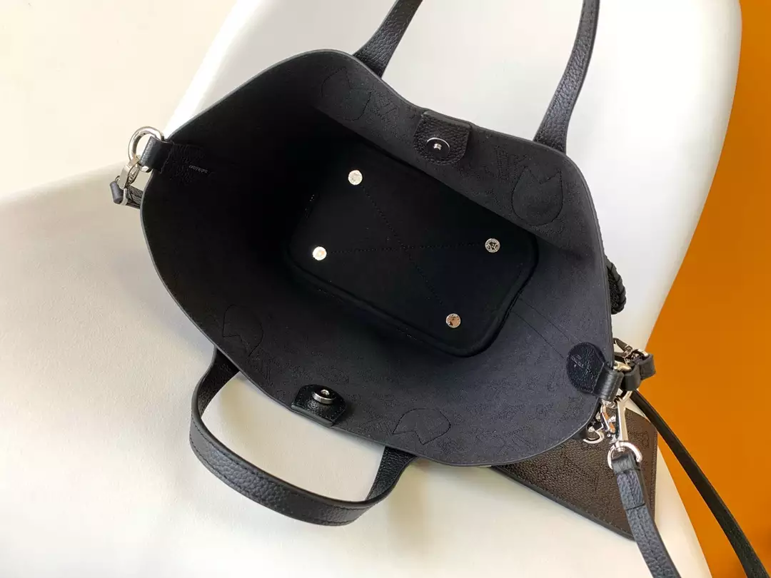 Blossom PM Mahina Black Leather