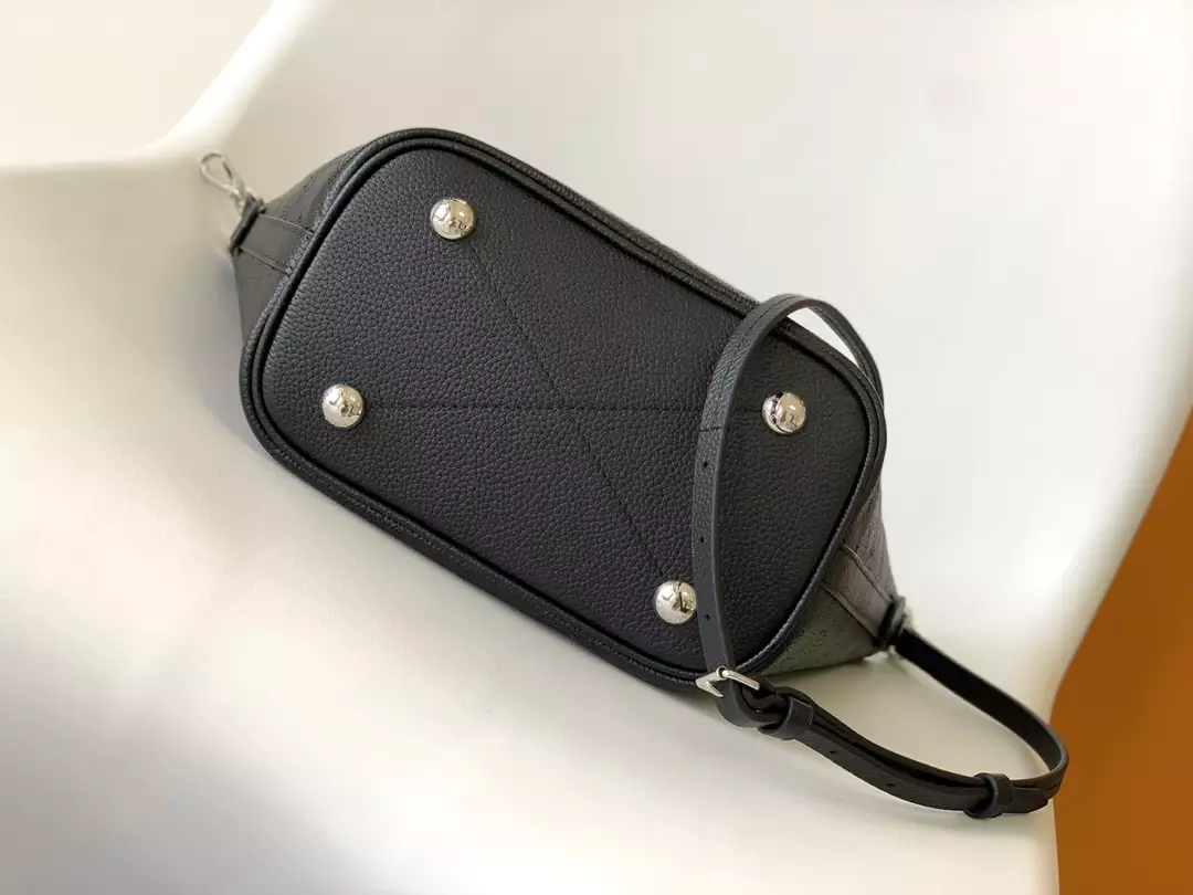 Blossom PM Mahina Black Leather