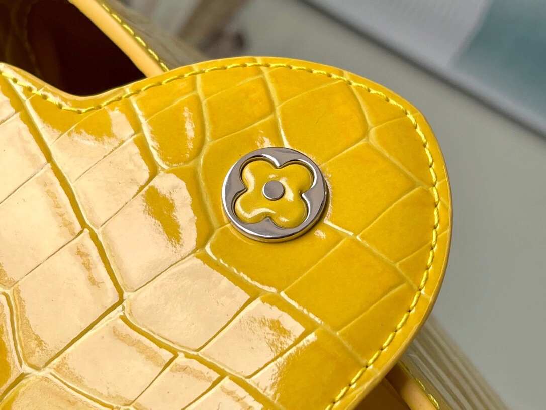 Capucines BB Crocodilien Brillant Bag