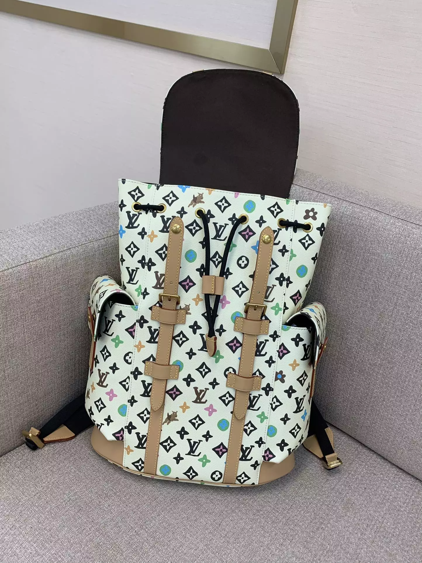 Christopher MM Vanilla Monogram Craggy Canvas