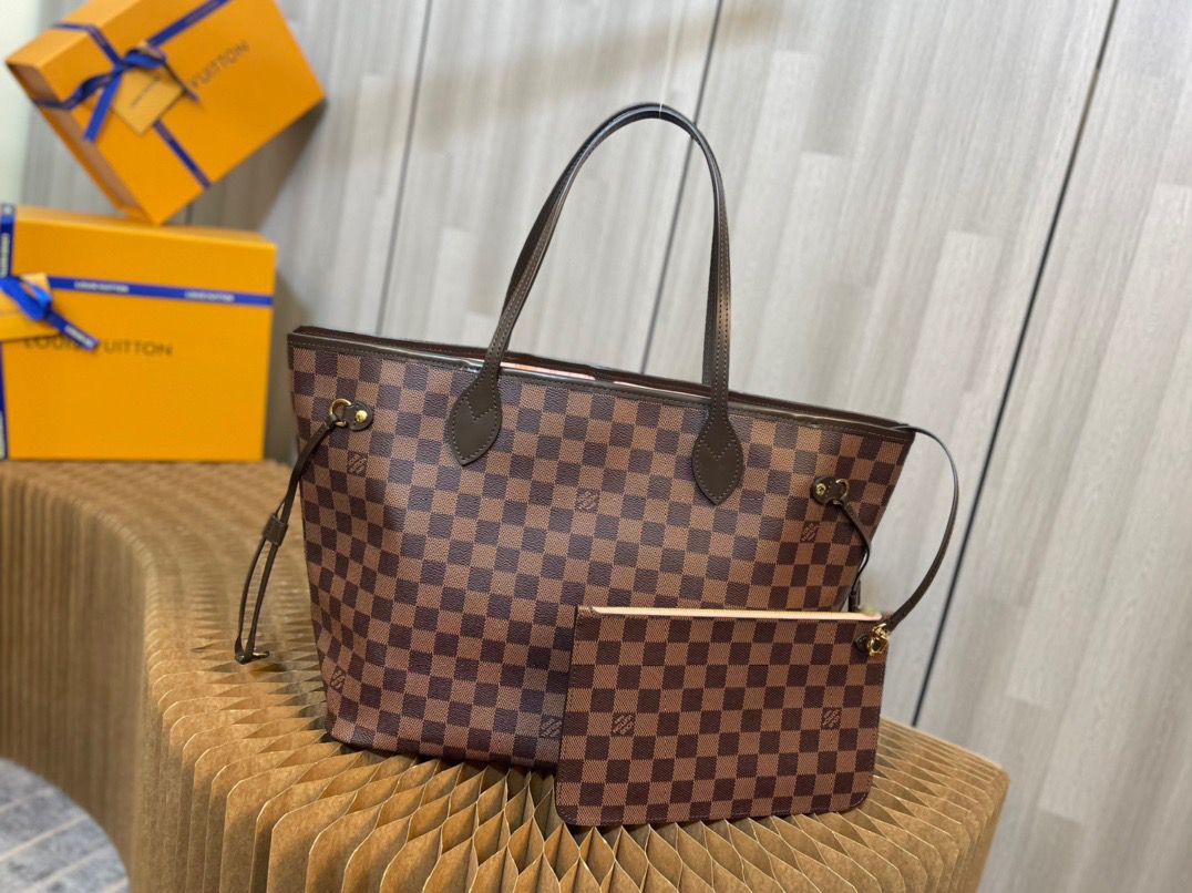 Louis Vuitton Neverfull MM Tote Bag – LB402