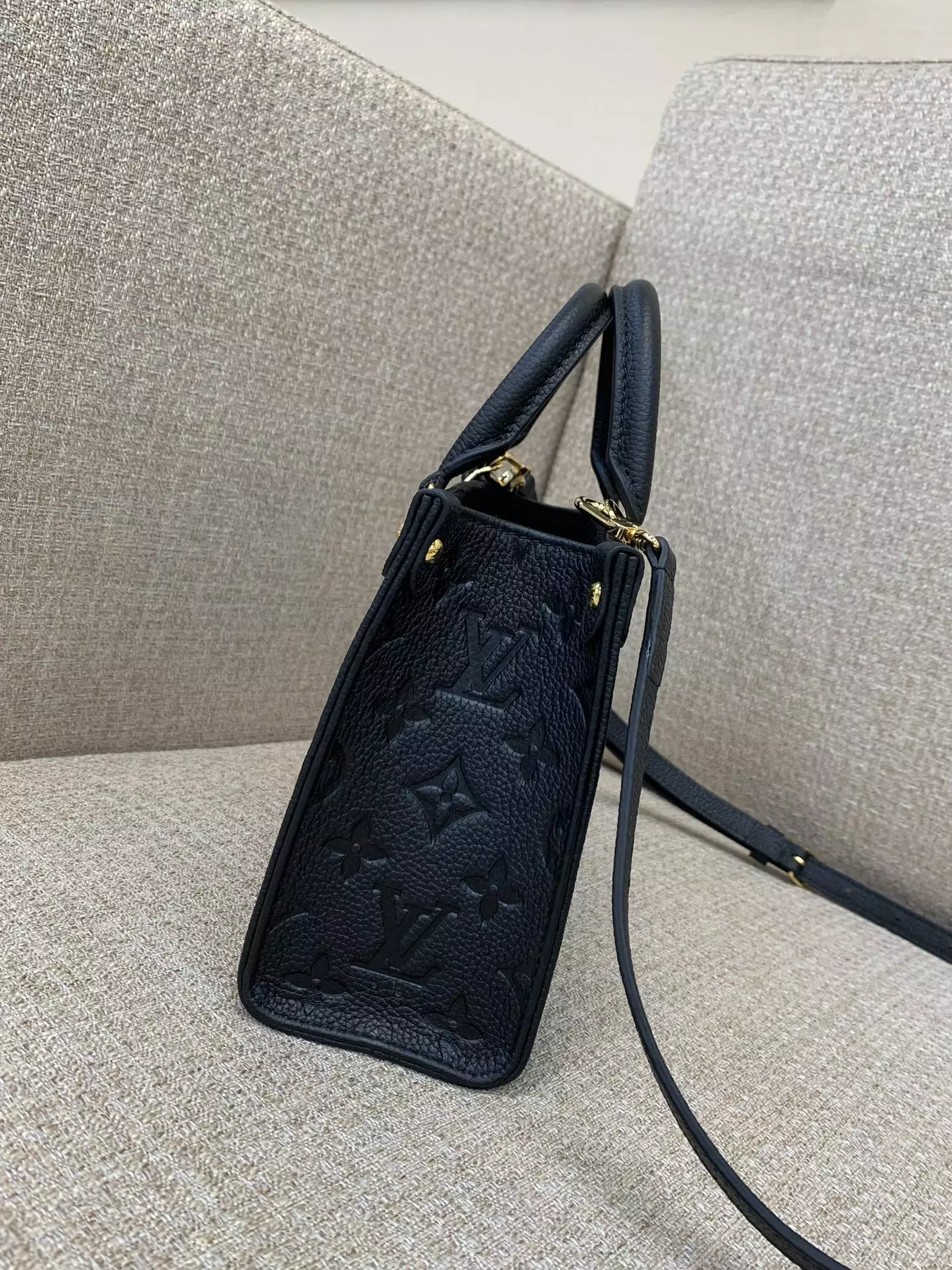 OnTheGo BB Monogram Empreinte Black Leather