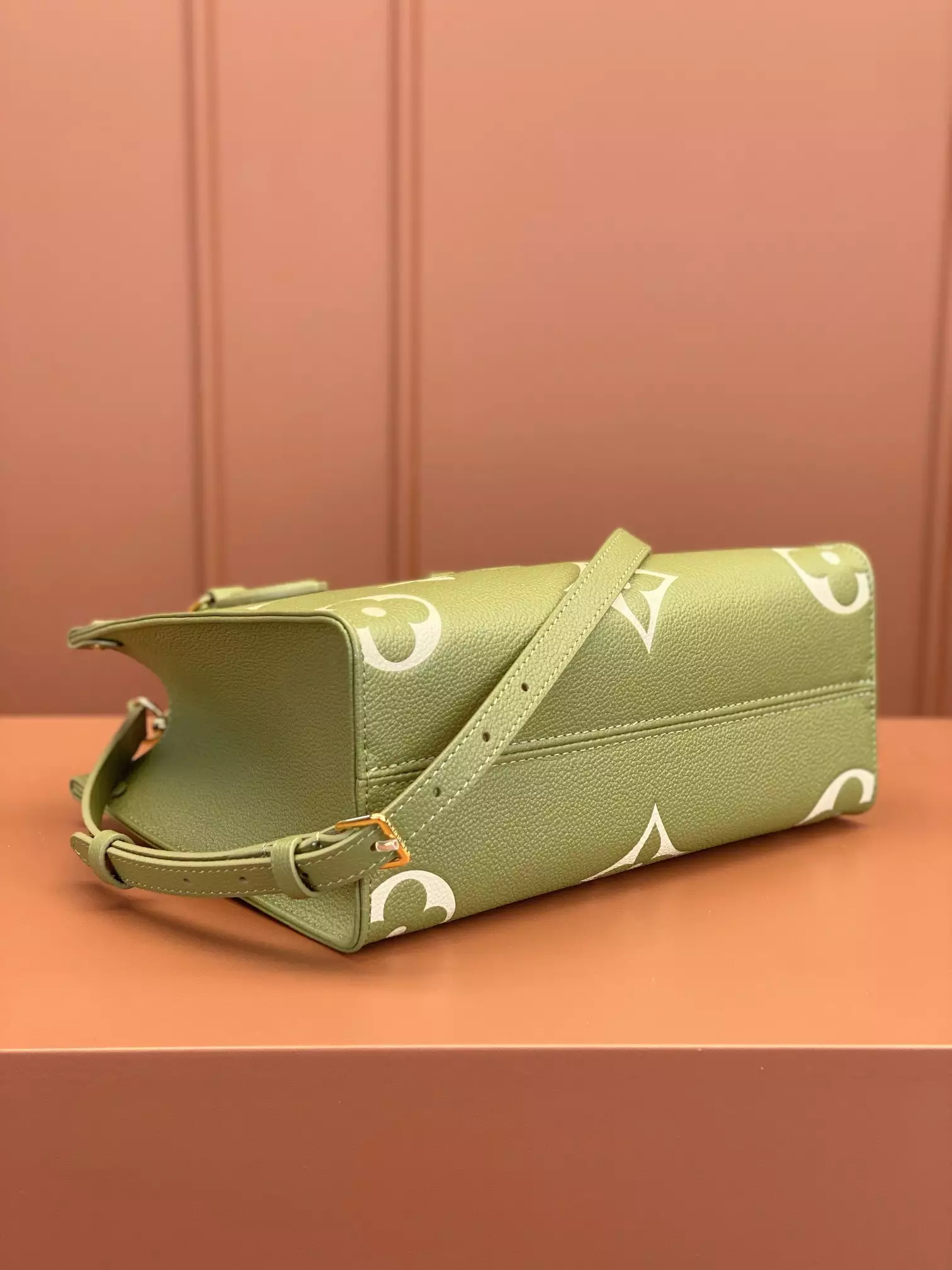 OnTheGo PM Bicolor Monogram Empreinte Light Khaki/Cream Leather
