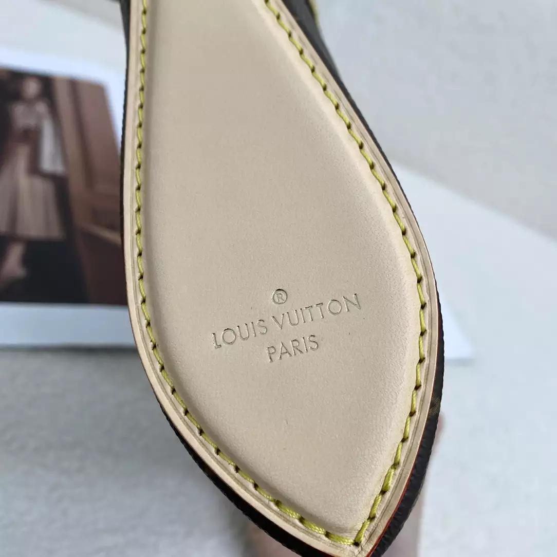 Pochette Tirette Monogram Canvas