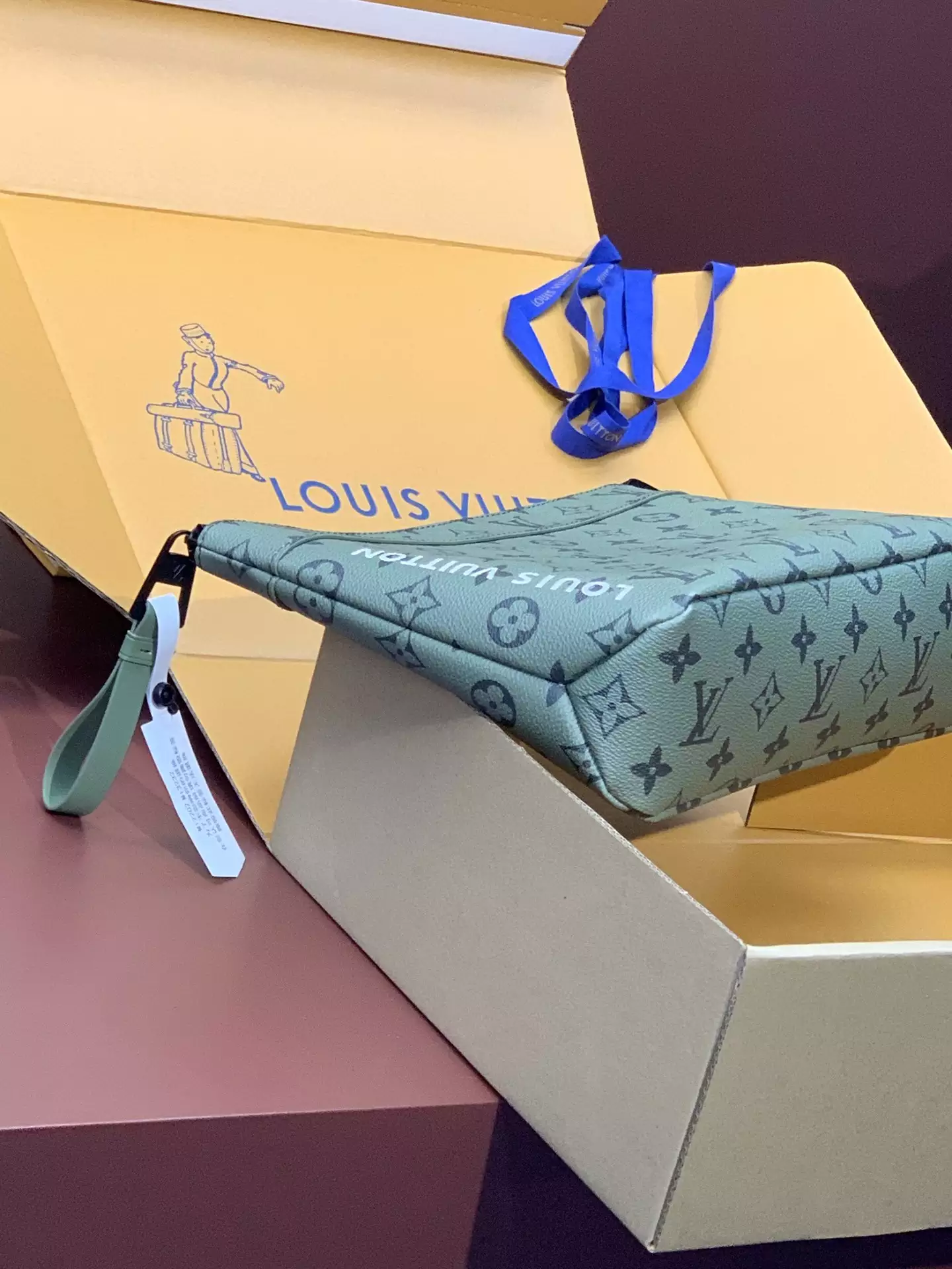 Pochette Voyage Souple Khaki Green Monogram Canvas