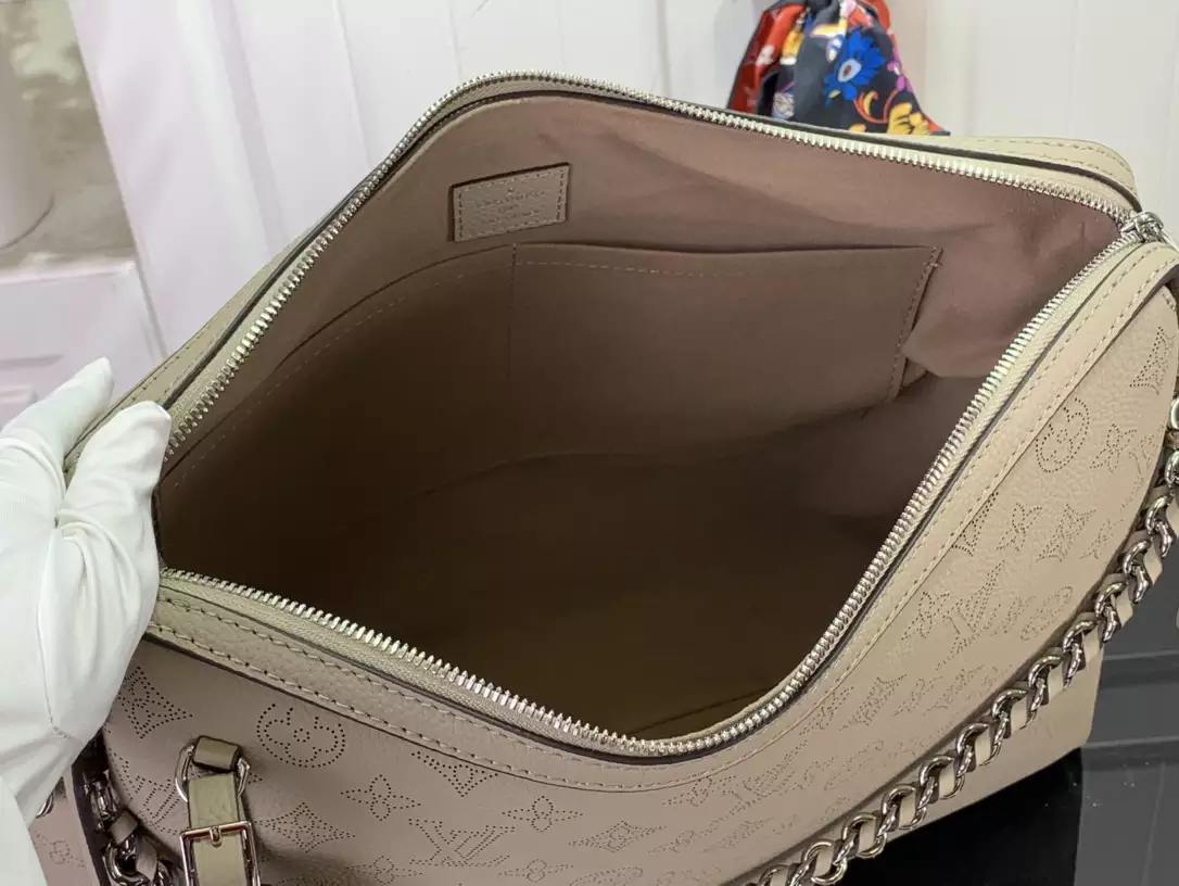 Hand It All MM Galet Gray Mahina Calfskin