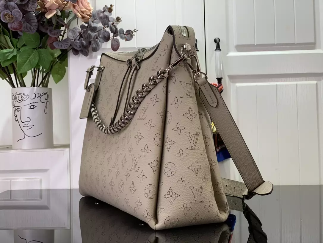 Hand It All MM Galet Gray Mahina Calfskin