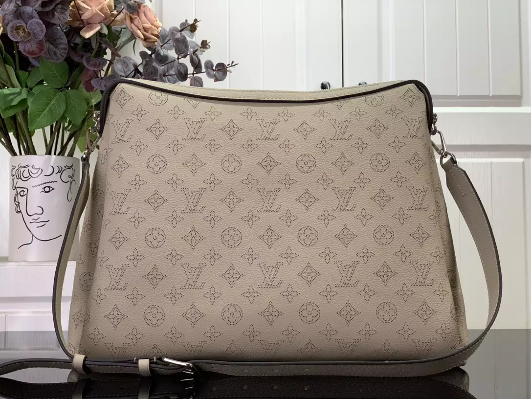 Hand It All MM Galet Gray Mahina Calfskin