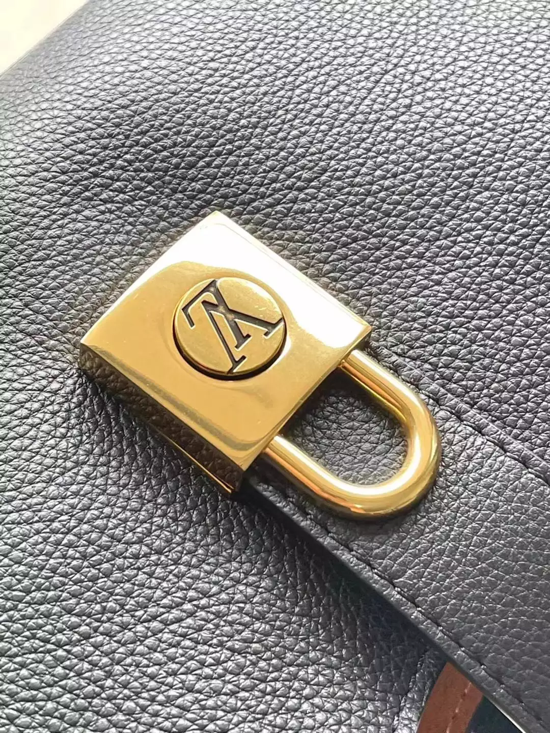 Low Key Shoulder Bag Black Grained Calfskin