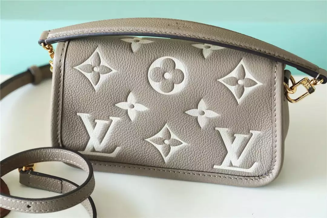 Nano Diane Bicolor Monogram Empreinte Beige/Cream Leather