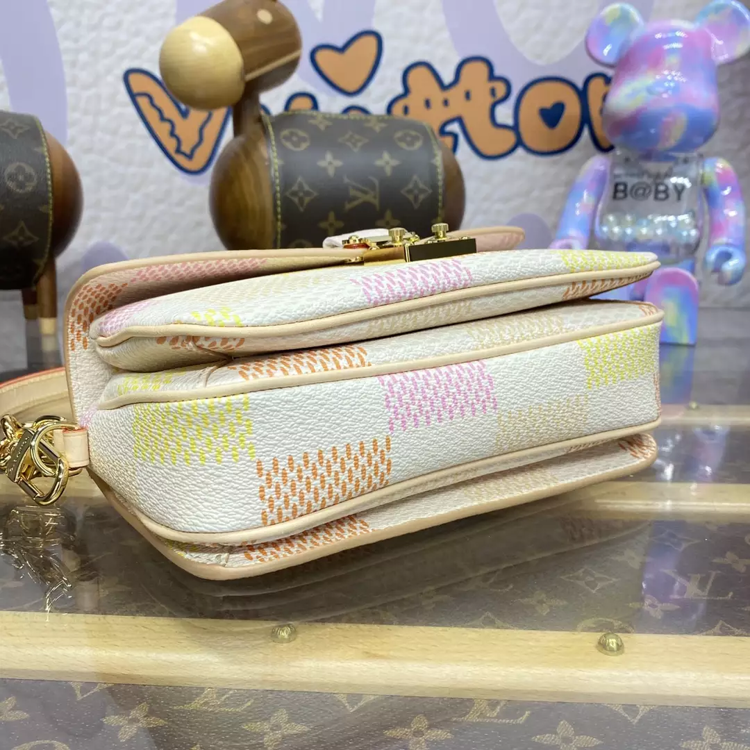 Pochette Métis East West Peach Damier Giant Canvas