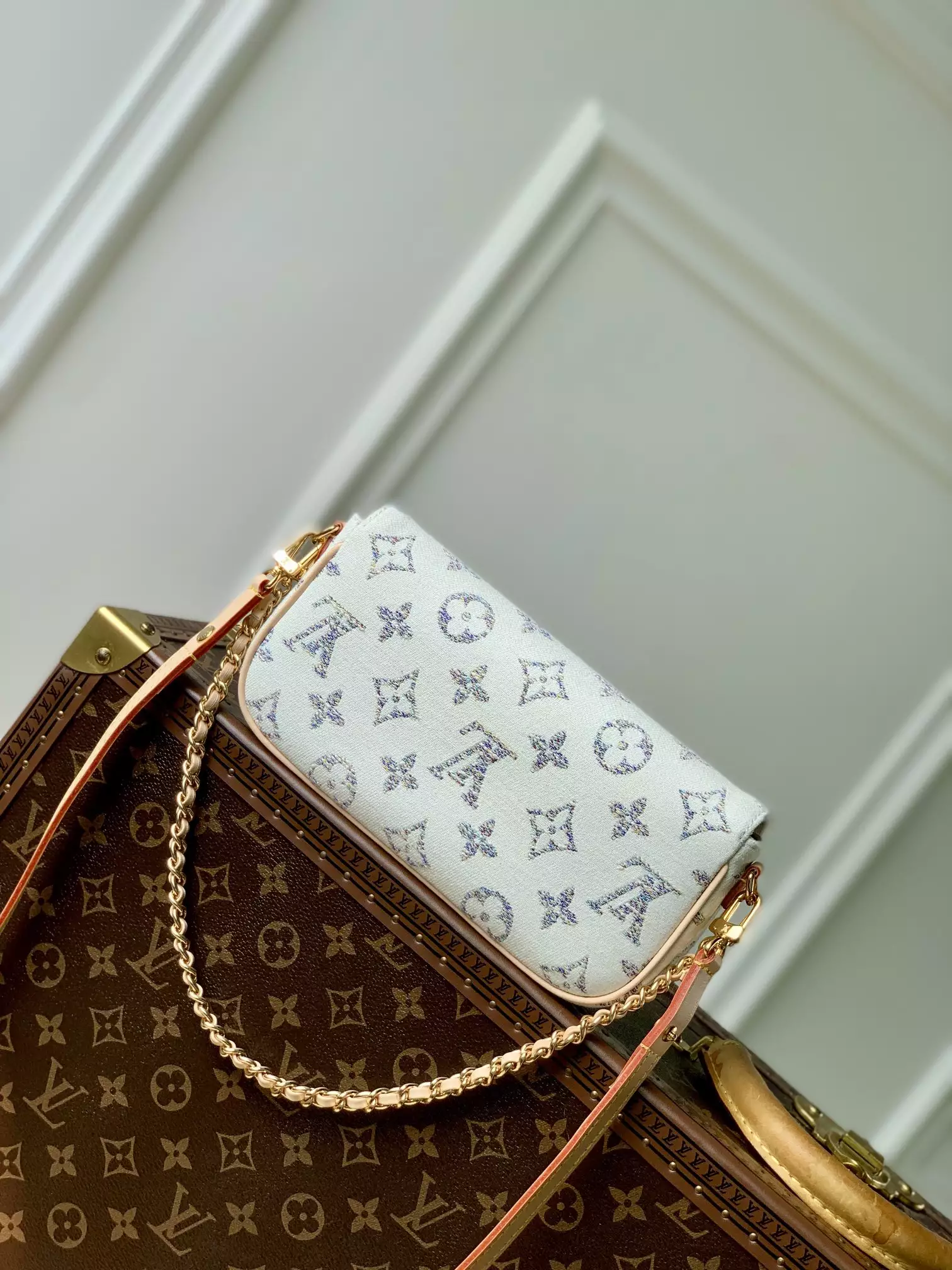 Wallet on Chain Ivy Multicolor Beige Monogram Jacquard Fabric