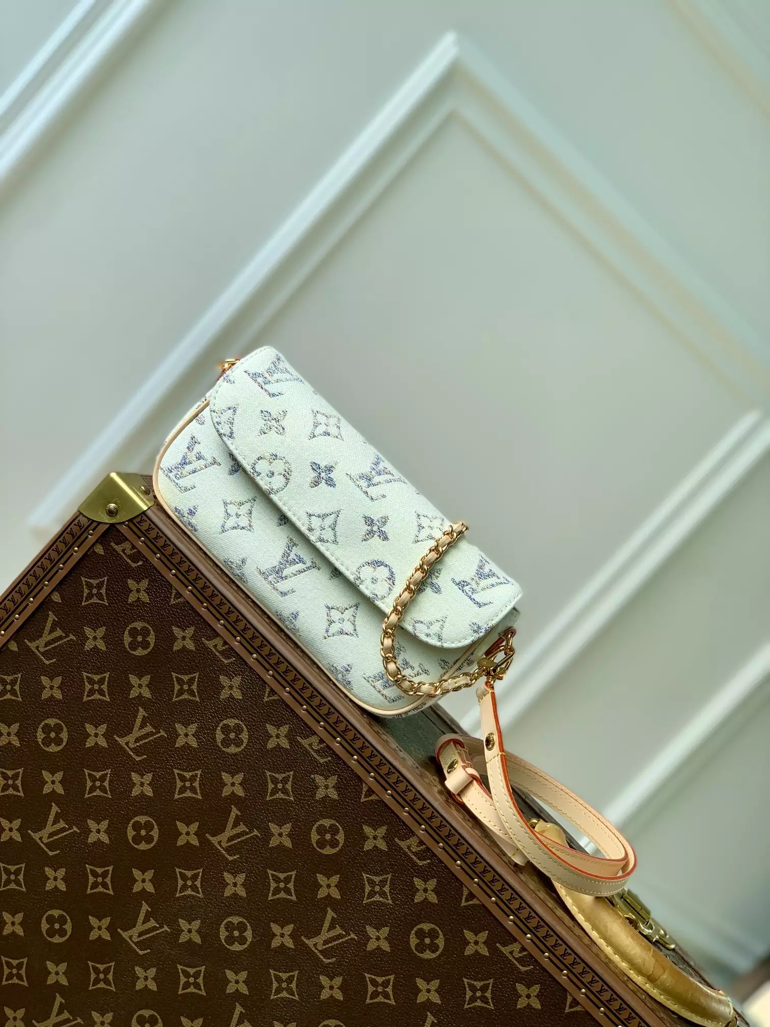 Wallet on Chain Ivy Multicolor Beige Monogram Jacquard Fabric
