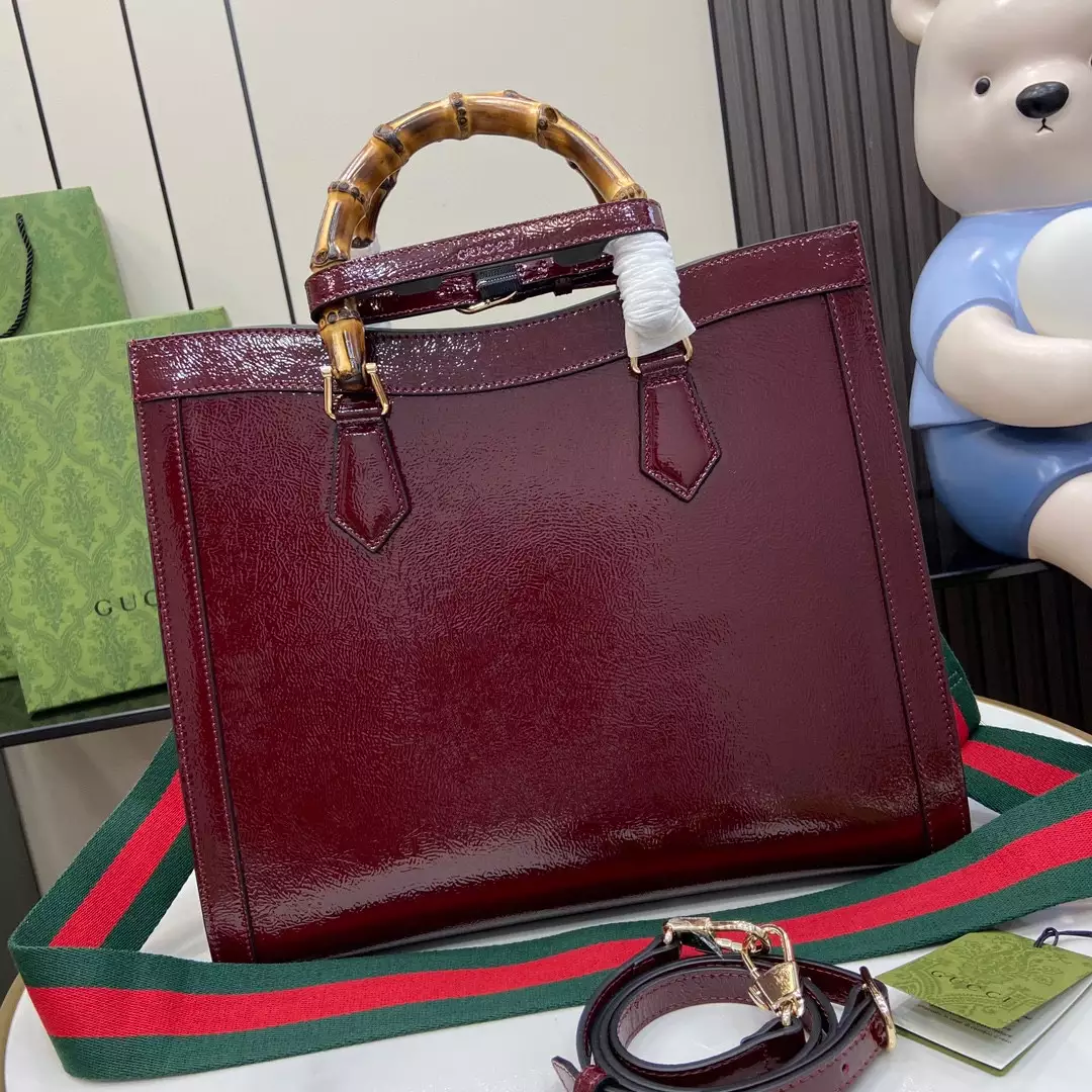 G*u*i diana medium tote bag in dark red patent leather