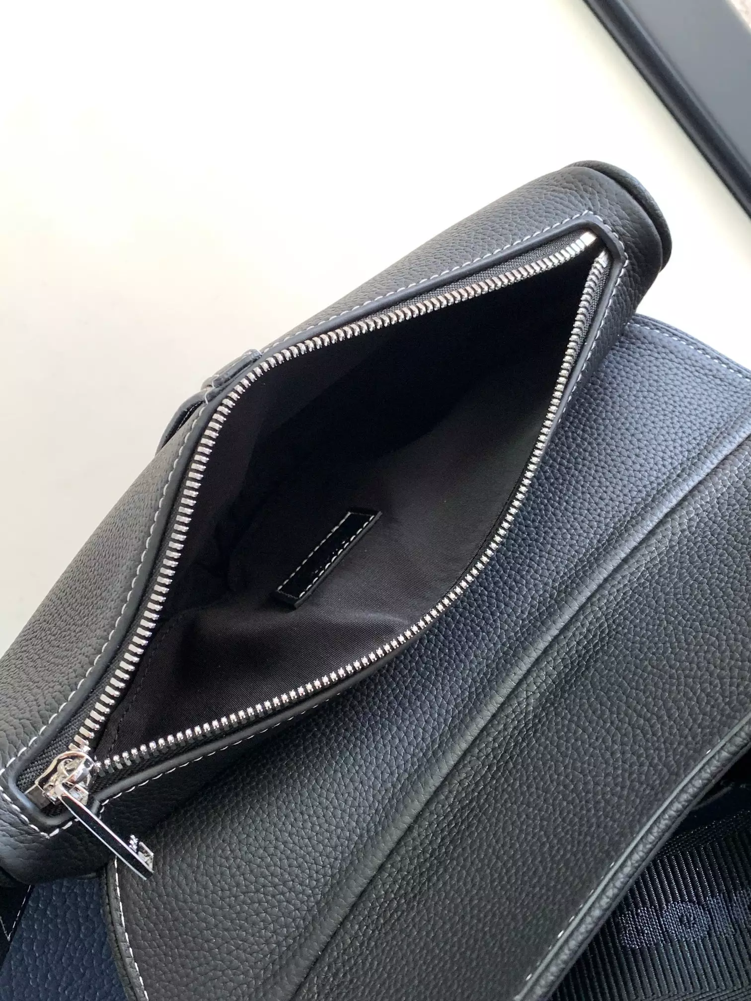 Saddle Bag Black Grained Calfskin – DB186