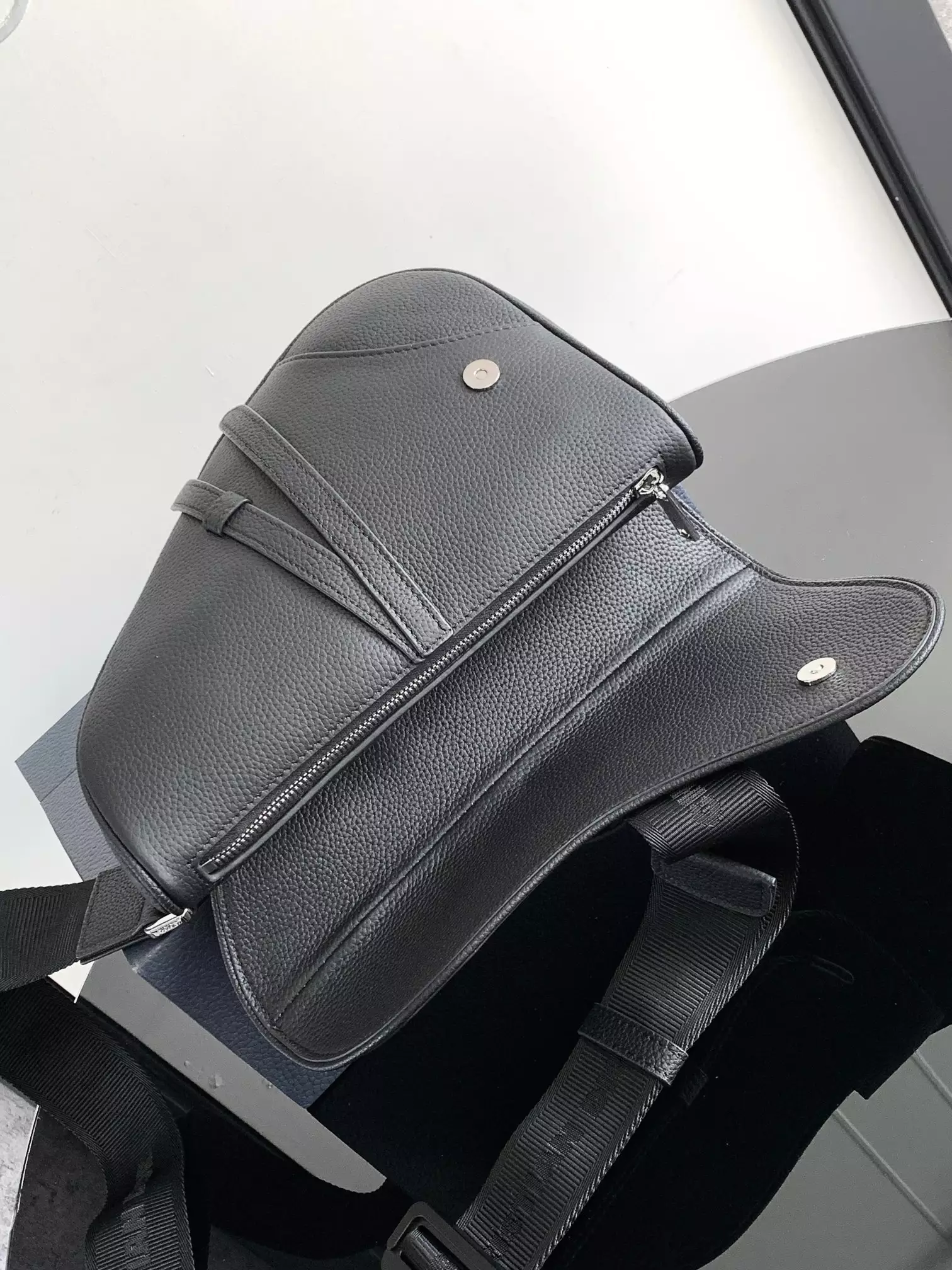 Saddle Bag Black Grained Calfskin – DB187