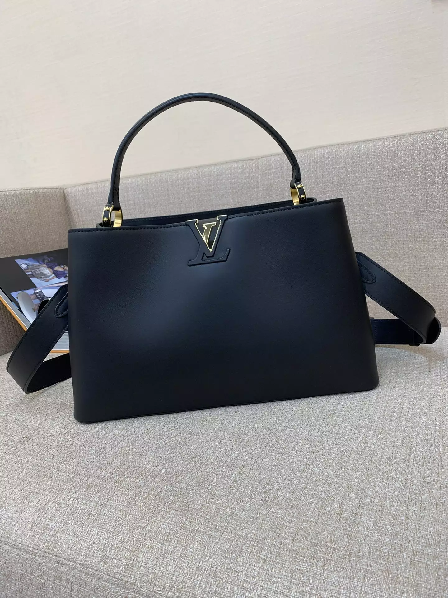 Capucines GM Souple Black Smooth Taurillon
