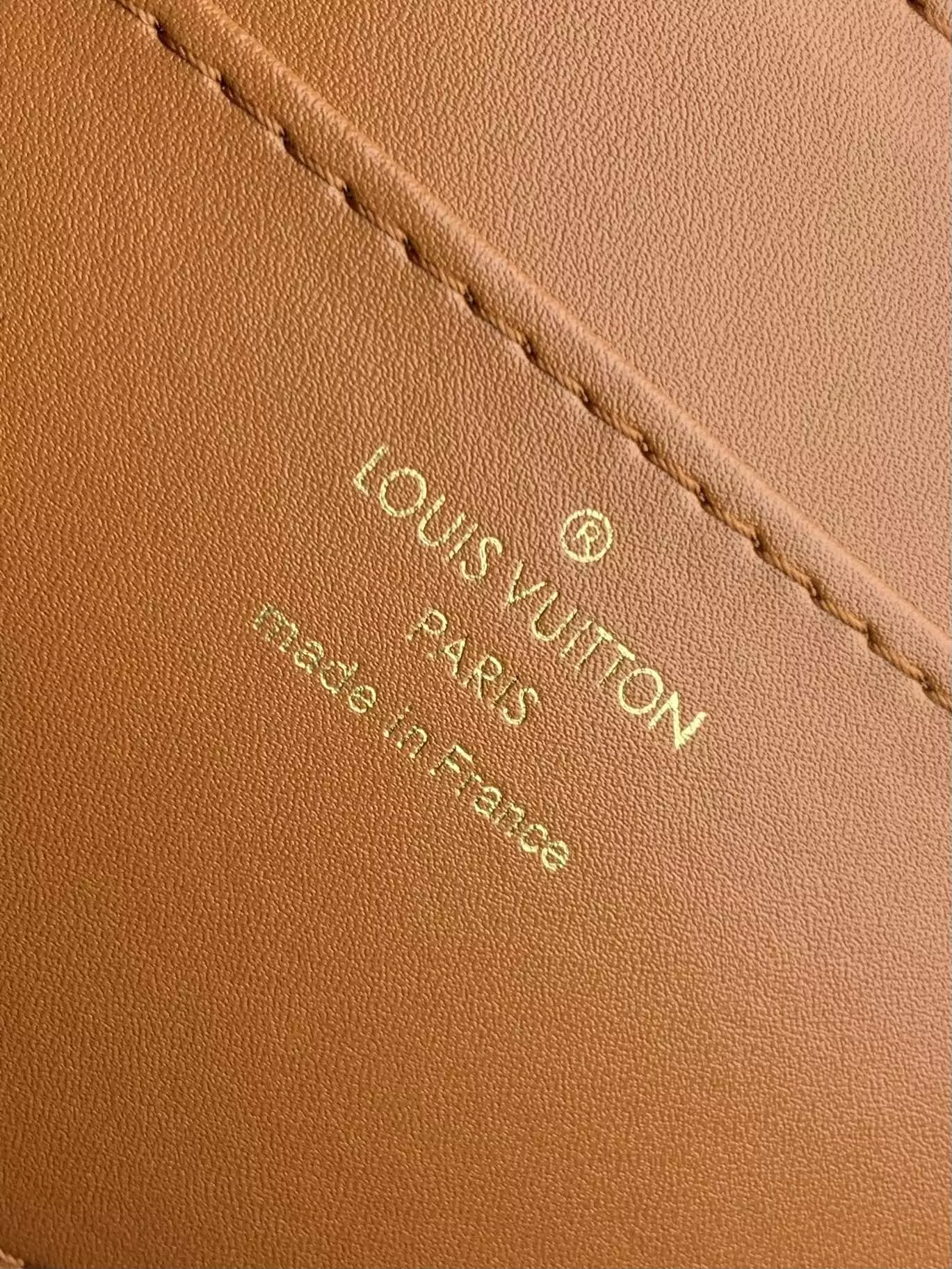 Capucines GM Souple Cognac Smooth Taurillon