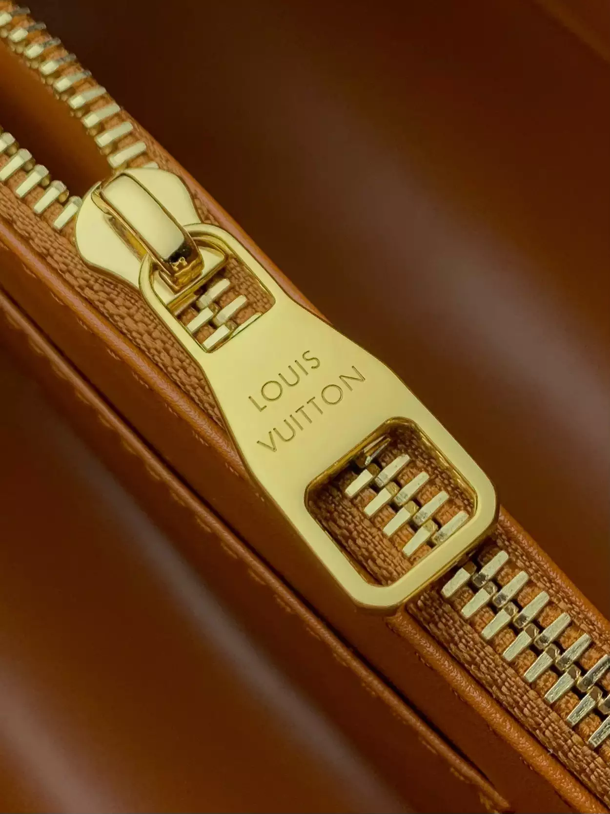 Capucines GM Souple Cognac Smooth Taurillon