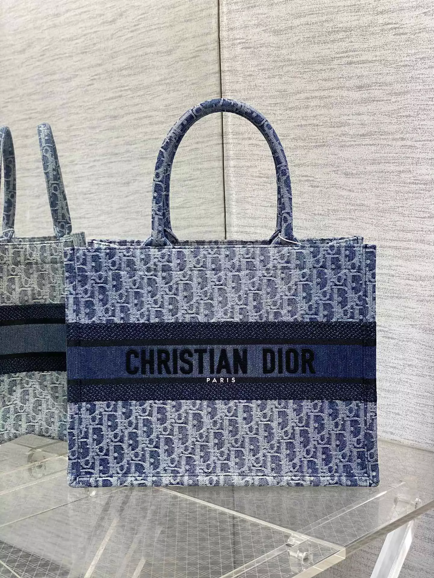 Medium Dior Book Tote Blue Denim Dior Oblique Jacquard