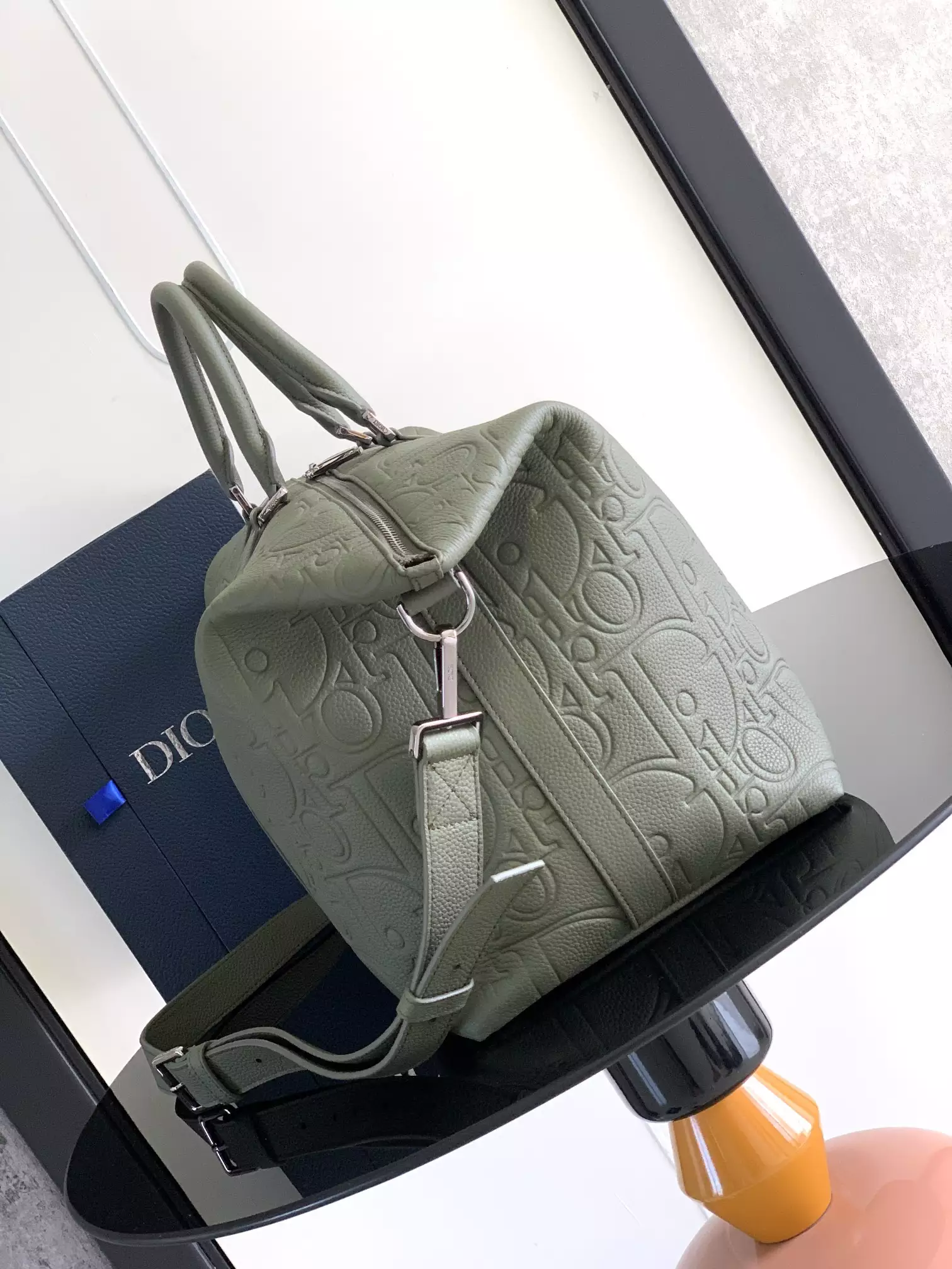 Weekender 40 Khaki Dior Gravity Leather and Khaki Grained Calfskin