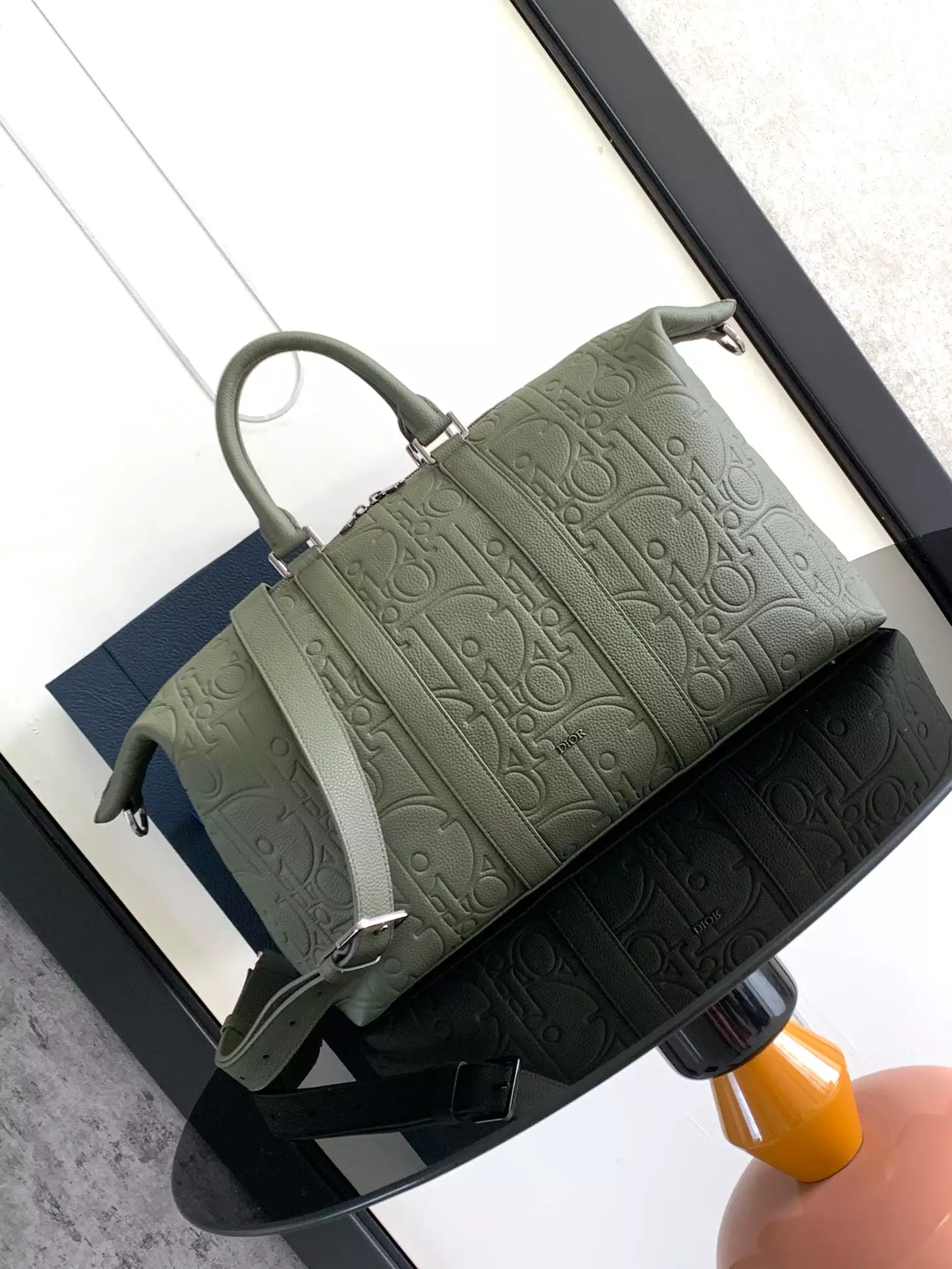 Weekender 40 Khaki Dior Gravity Leather and Khaki Grained Calfskin