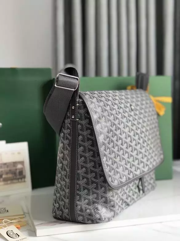 Goyard Capetien MM Messenger Bag - GYB204